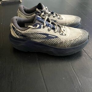 Brooks caldera sneakers